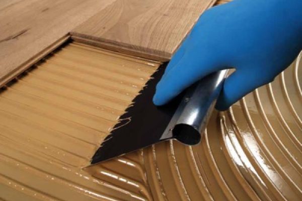 Adhesivos para Madera, PVC y Vinilos